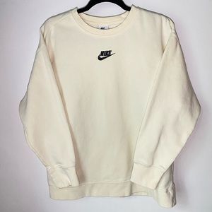 Nike Girl Cream Coconut Milk Oversized Crewneck ( size XL girl )
